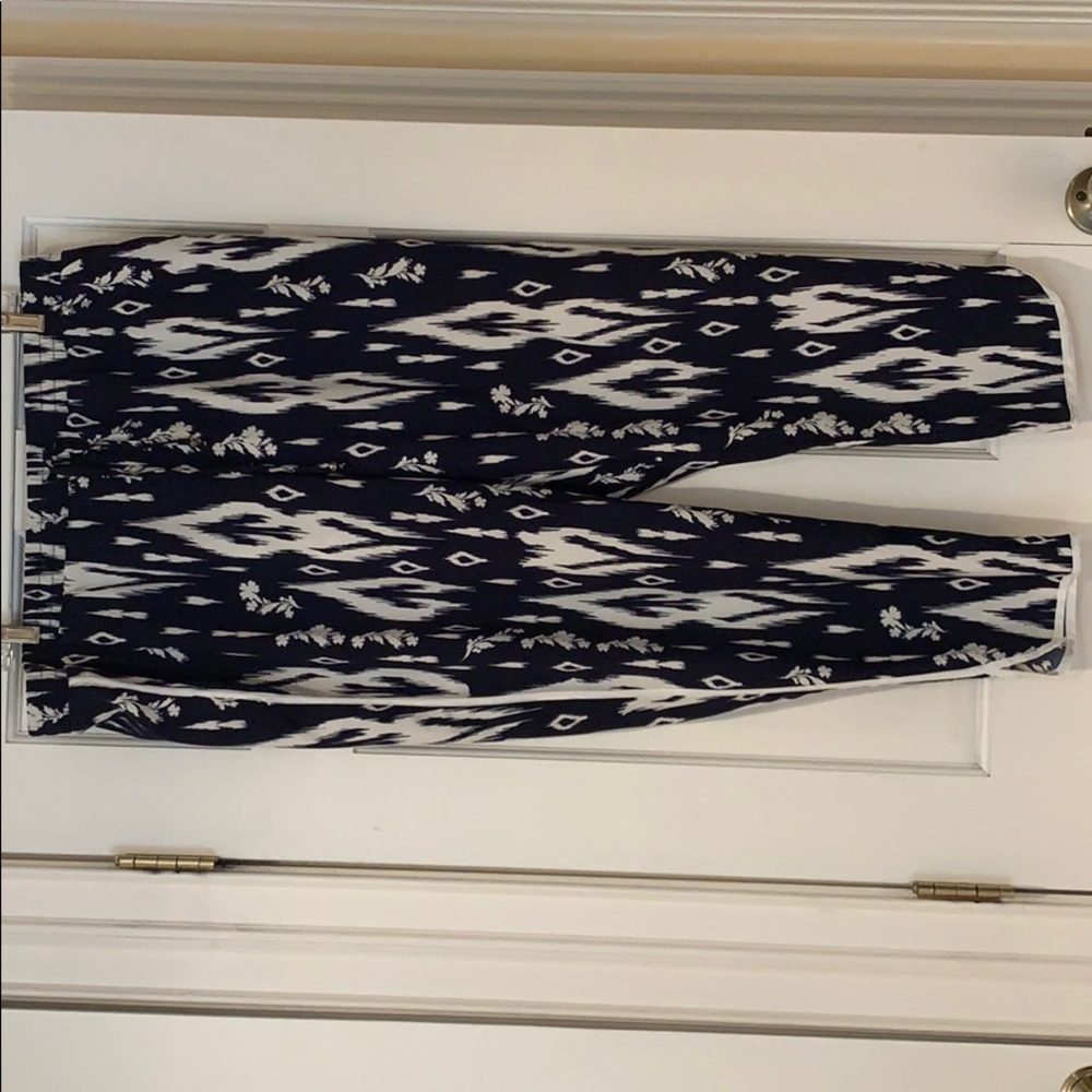 Xhilaration patterned pants